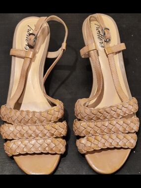 Trotters Womens 6M Tan Braided Strap Sandals by Trotters